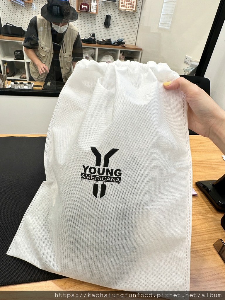 【台南洗鞋推薦】YAS 鞋類洗護中心-林森店◎專業技師現場洗