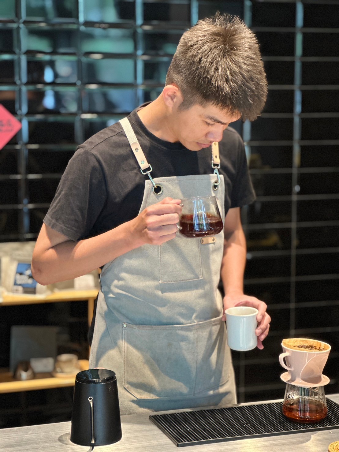 【屏東咖啡廳】邦尼沃金Bunny Walking Coffee ‧整個屏東總圖都是我的咖啡廳,超大落地窗綠蔭盡收眼底,咖啡豆的香氣、醇度、餘味,享受美好的午後時光 - 第14張圖