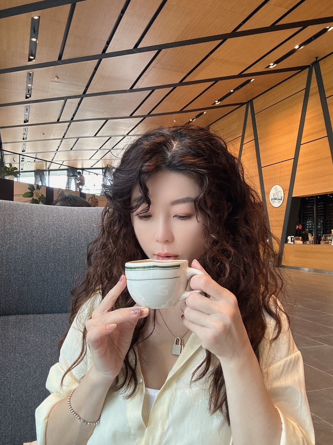 【屏東咖啡廳】邦尼沃金Bunny Walking Coffee ‧整個屏東總圖都是我的咖啡廳,超大落地窗綠蔭盡收眼底,咖啡豆的香氣、醇度、餘味,享受美好的午後時光 - 第19張圖