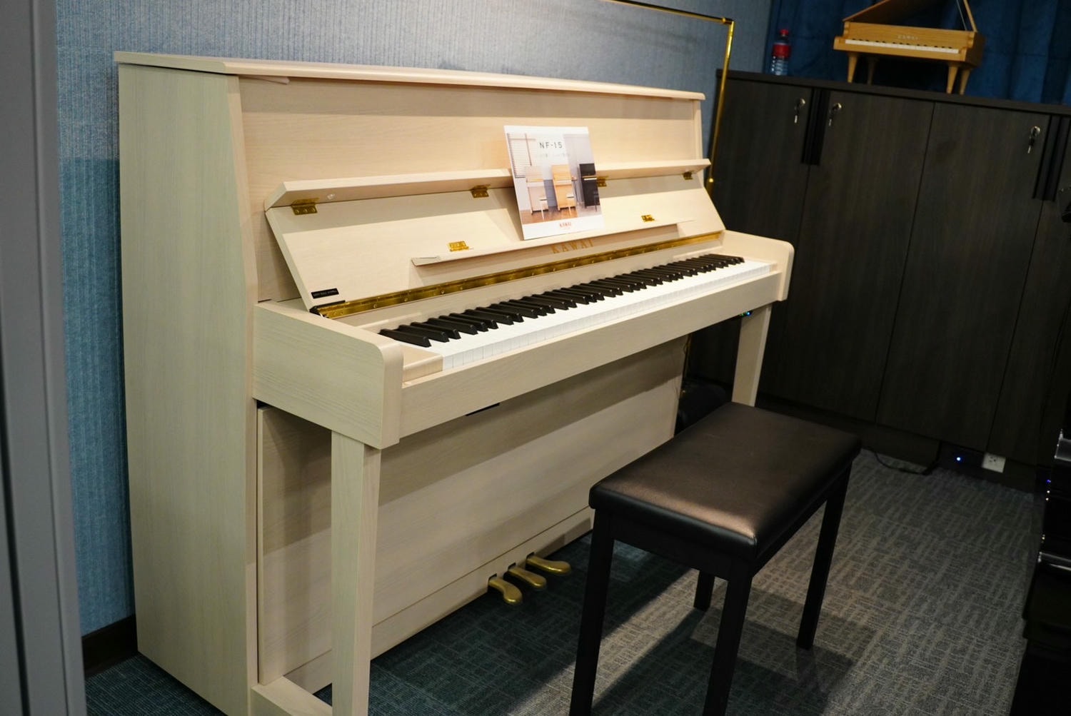 【高雄鋼琴】 KAWAI Pianos 河合鋼琴 – 高雄直營店丨在都市叢林裡也能自在彈奏的-KAWAI NF-15原聲混合鋼琴 - 第11張圖