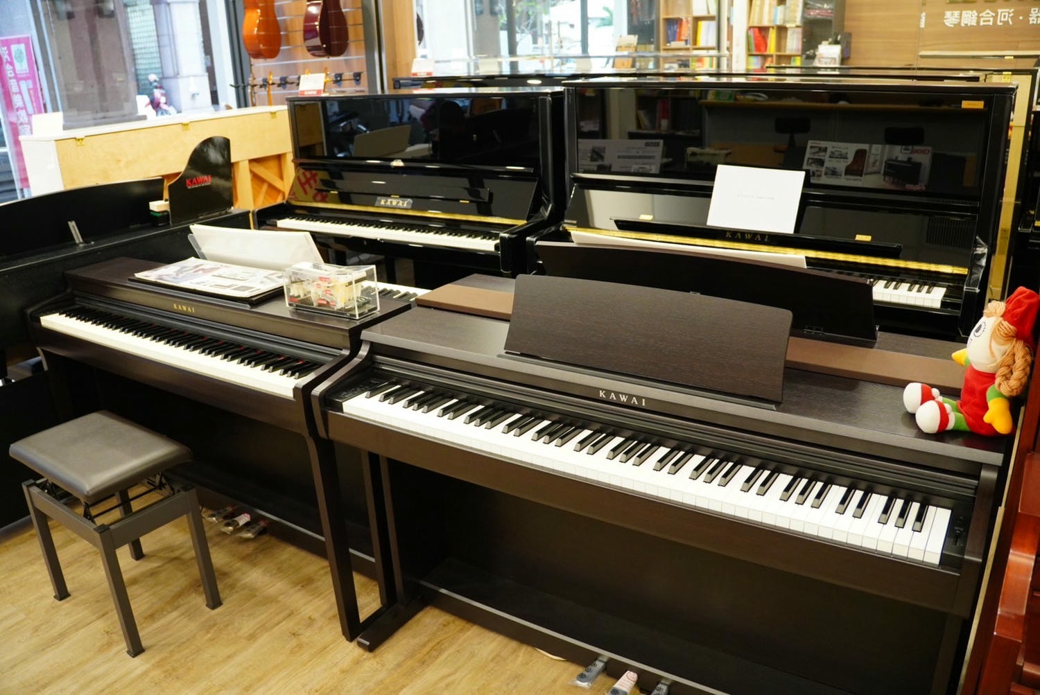 【高雄鋼琴】 KAWAI Pianos 河合鋼琴 – 高雄直營店丨在都市叢林裡也能自在彈奏的-KAWAI NF-15原聲混合鋼琴 - 第5張圖
