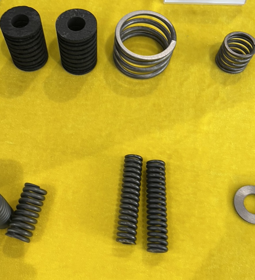 【彈簧供應商】鎰錩科技彈簧◎無所不在用途廣泛的精密元件-客製化彈簧、耐高溫彈簧、彈簧訂製、大型彈簧、工業彈簧、砂石彈簧、壓簧、拉簧、扭力彈簧、模具彈簧、異型彈簧、彈簧扣件 - 第12張圖 【彈簧供應商】鎰錩科技彈簧◎無所不在用途廣泛的精密元件-客製化彈簧、耐高溫彈簧、彈簧訂製、大型彈簧、工業彈簧、砂石彈簧、壓簧、拉簧、扭力彈簧、模具彈簧、異型彈簧、彈簧扣件